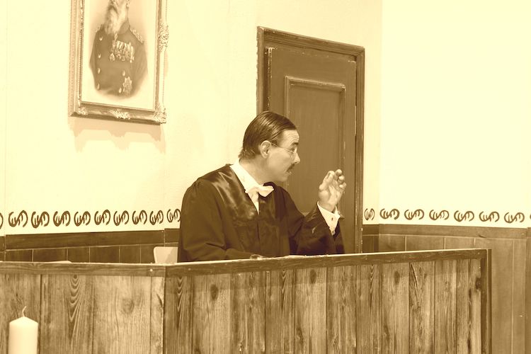 1. Akt_Identität_DSC_3213_Amtsgericht