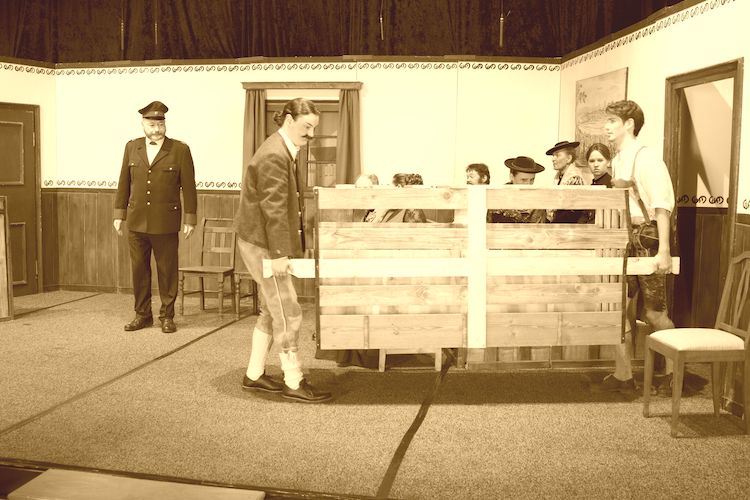 2. Akt_Entführung_2. Akt_Identität_DSC_3269_Amtsgericht