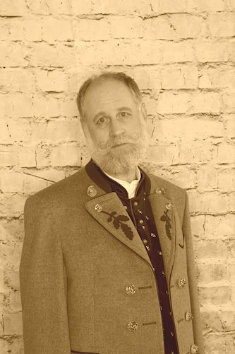 Portrait_Held_Michi_Amtsgericht