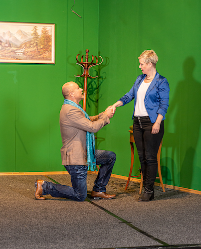 DSC_3462_Szene_Wahnsinn_rotes_Kleid