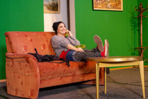 DSC_3476_NEU_Szene_Wahnsinn_rotes_Kleid