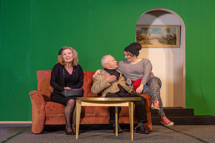 DSC_3486_NEU_Szene_Wahnsinn_rotes_Kleid