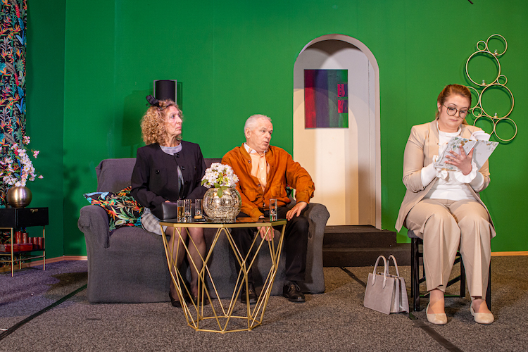 DSC_3540_Szene_Wahnsinn_rotes_Kleid