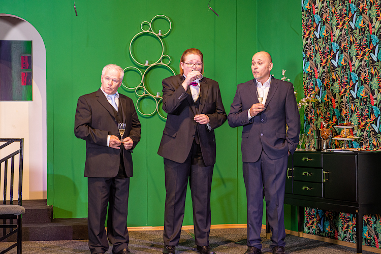 DSC_3585_Szene_Wahnsinn_rotes_Kleid