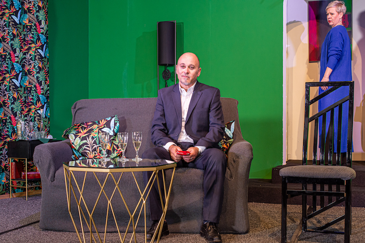 DSC_3618_Szene_Wahnsinn_rotes_Kleid